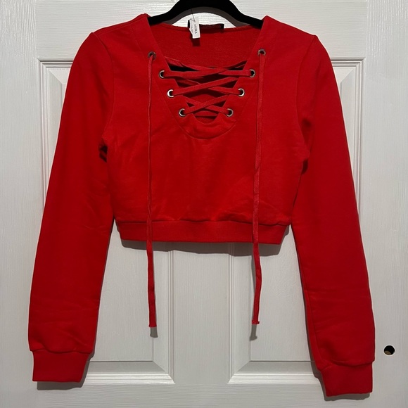 🍓 3/$20 🍓 *NEW* AKIRA - Womans Cropped Pullover - Picture 1 of 11